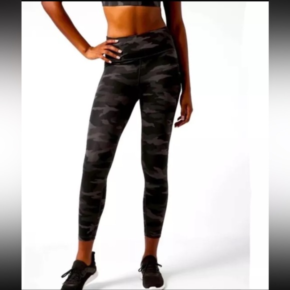 Athleta Pants - ATHLETA Ultimate Stash Pocket Green Camo Legging Size Small